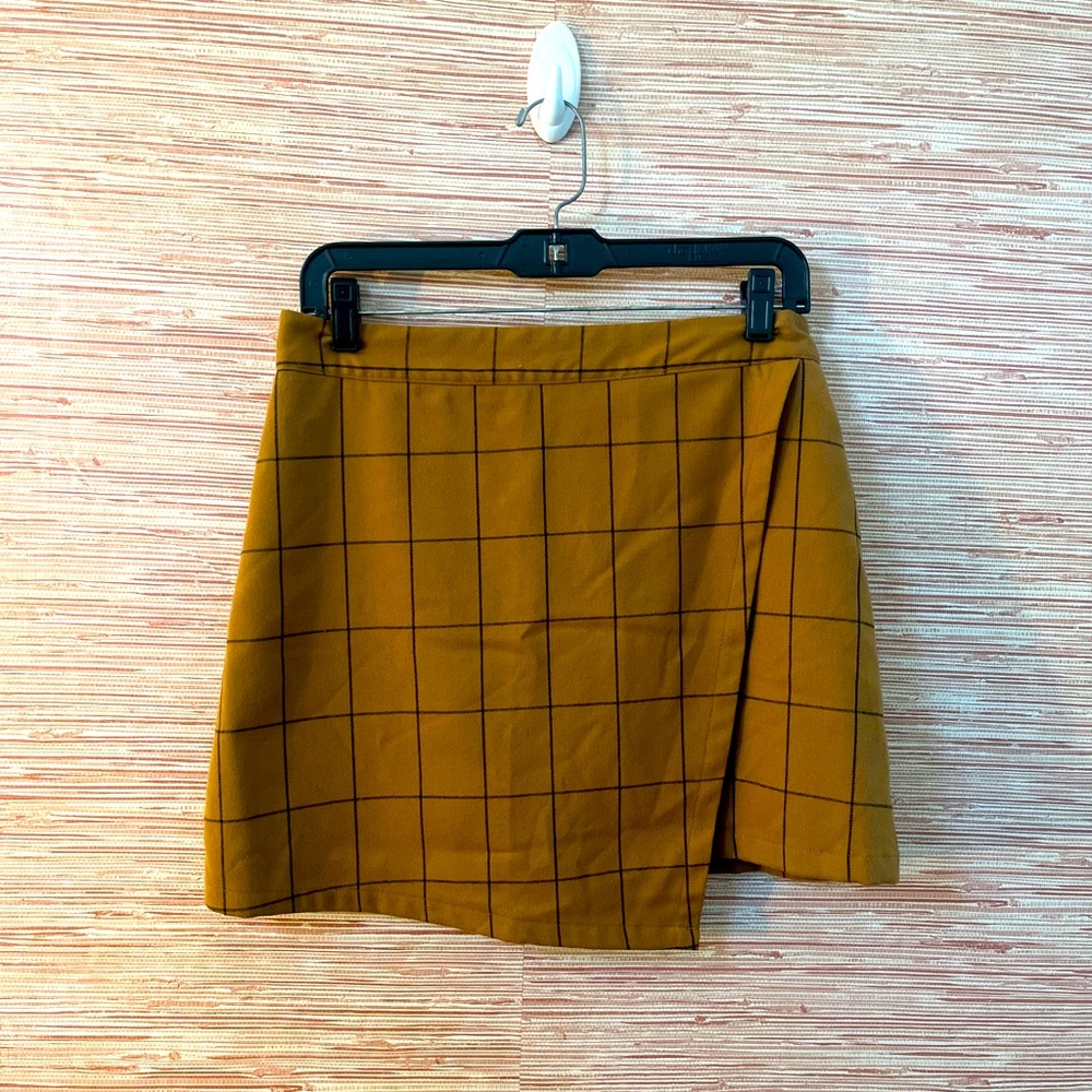 Brown plaid skirt size Medium